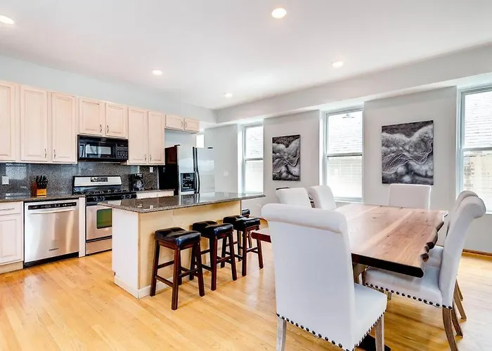 Stunning 2 Floor Penthouse Downtown
